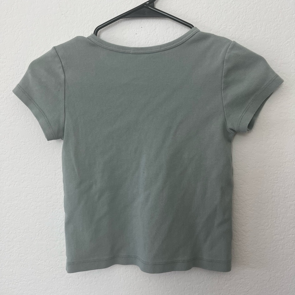 Brandy Mellville Crop Top - Picture 2 of 4